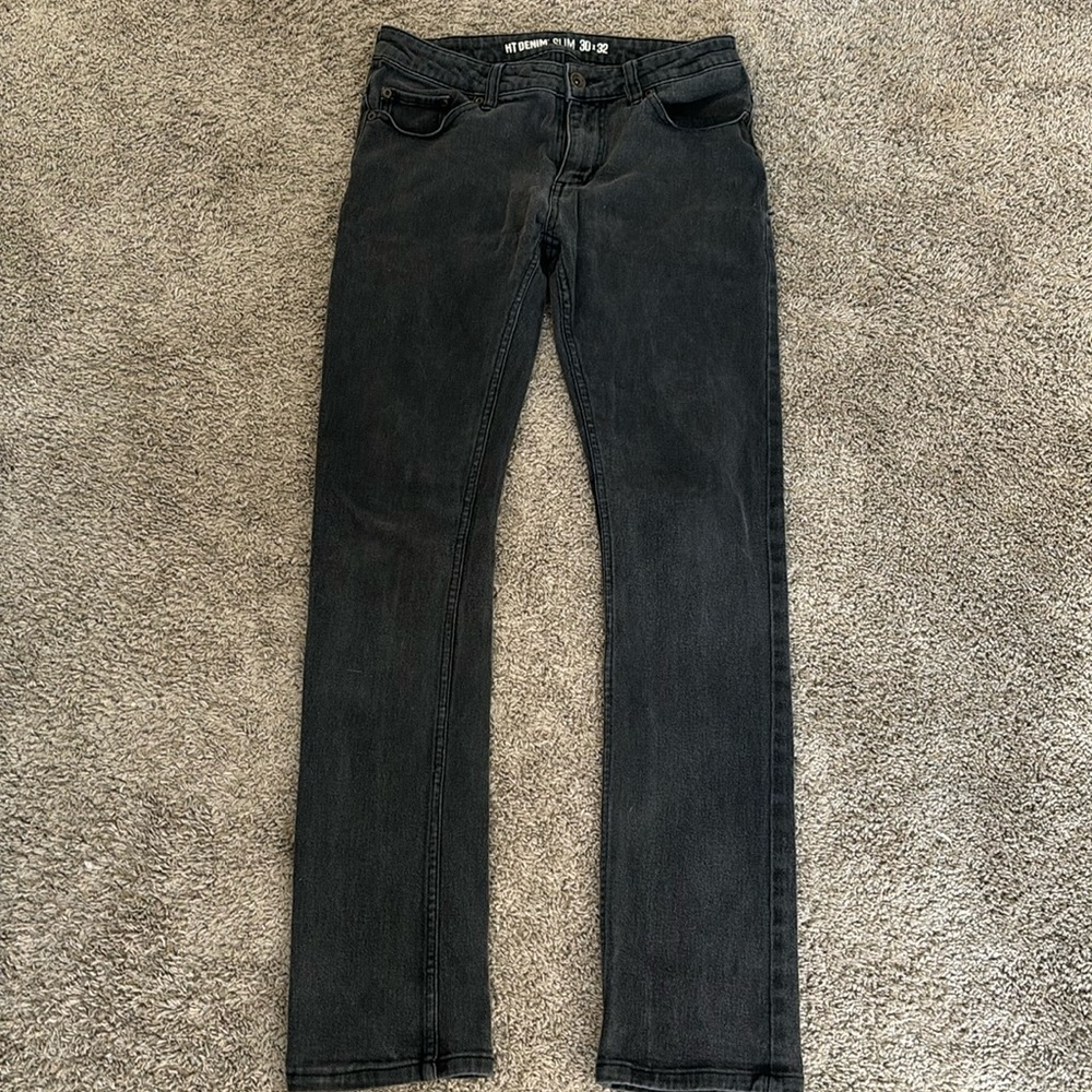 Hot topic men’s denim slim fit 30 x 32 in charcoal gray wash